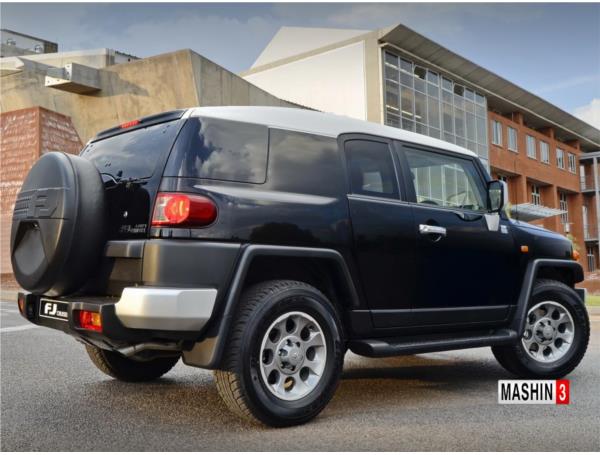  تویوتا-اف-جی-کروزر-FJ-CRUISER